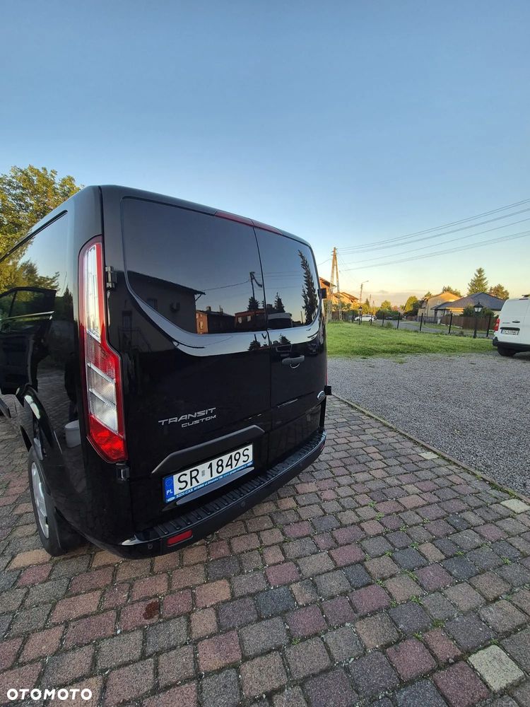 Ford TRANSIT CUSTOM - 11