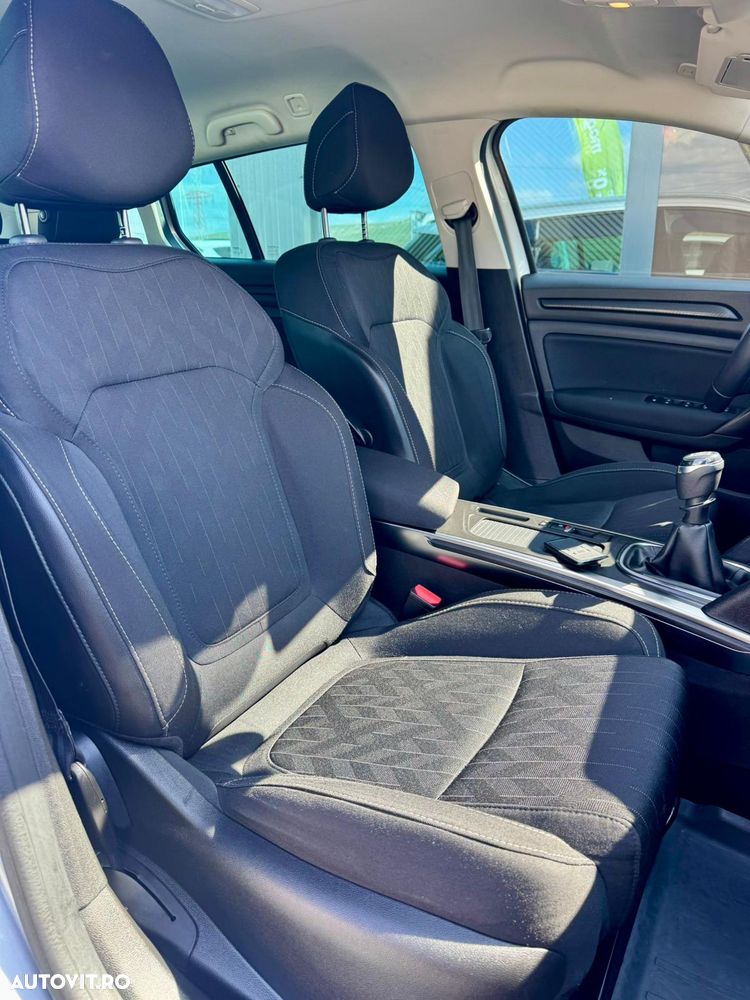 Renault Megane TCe 140 GPF LIMITED - 6