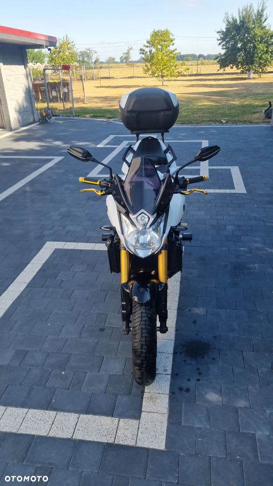 Yamaha FZ8 - 4