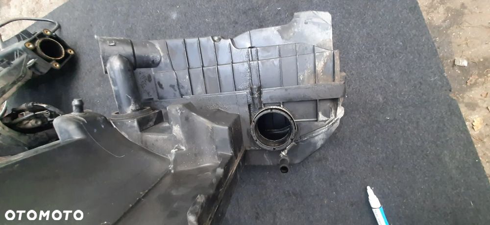 RENAULT KOLEKTOR Ssący 8200880099 8200762352 plus listwa wtryskowa - 4 wtryskiwacze Obudowa Filtra powietrza 8200517765 h 8200341099 - 8