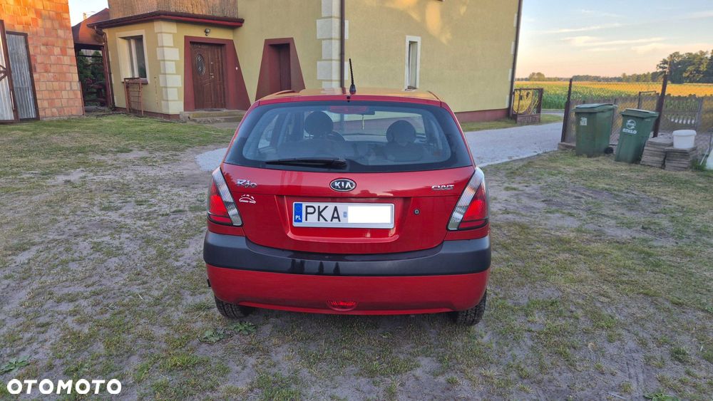 Kia Rio - 4