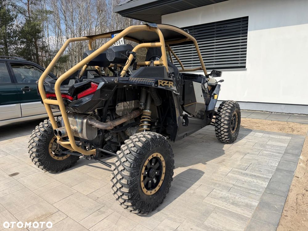 Polaris RZR - 6