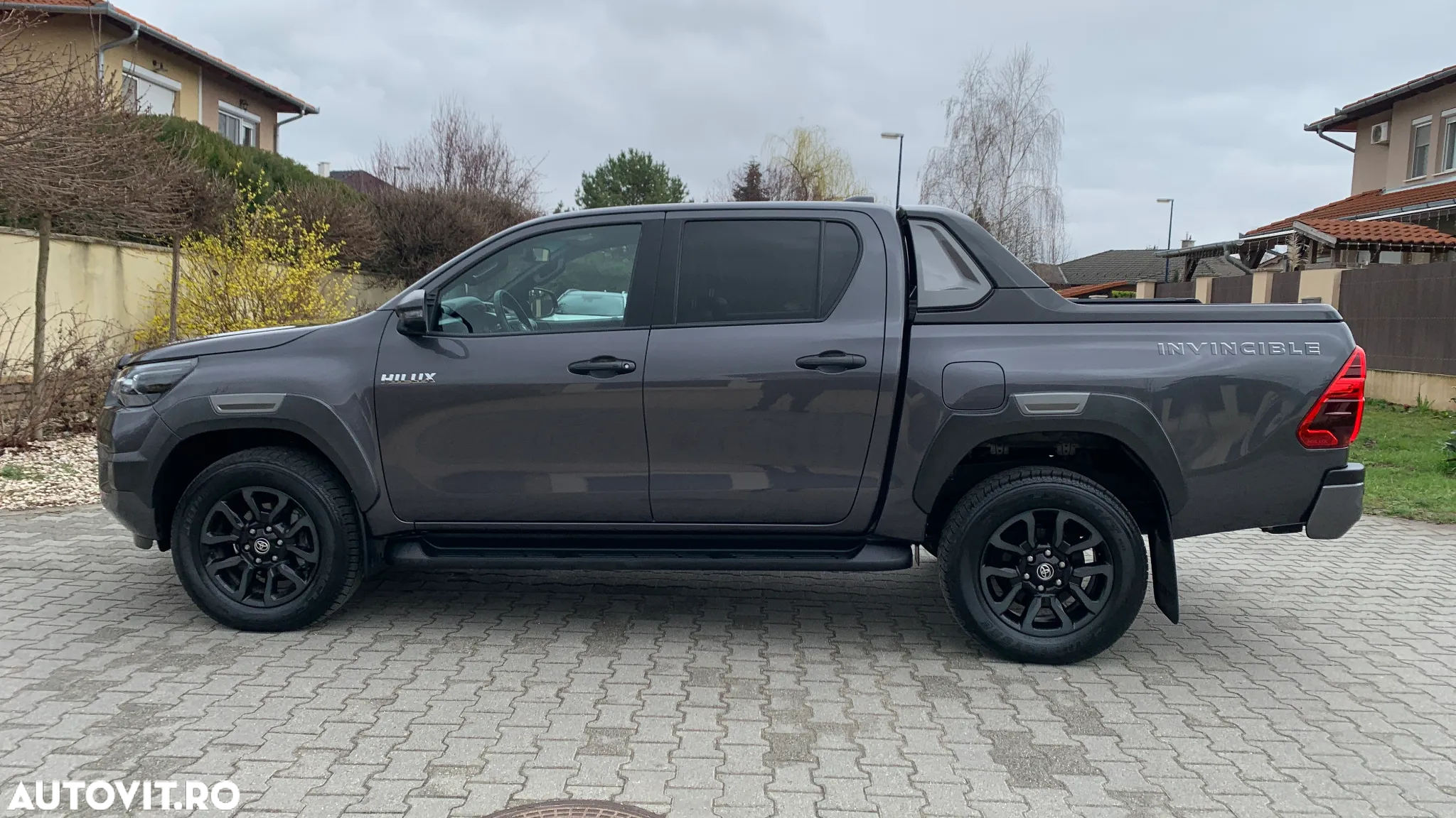 Toyota Hilux 2.8D 204CP 4x4 Double Cab AT Invincible Color Edition - 5