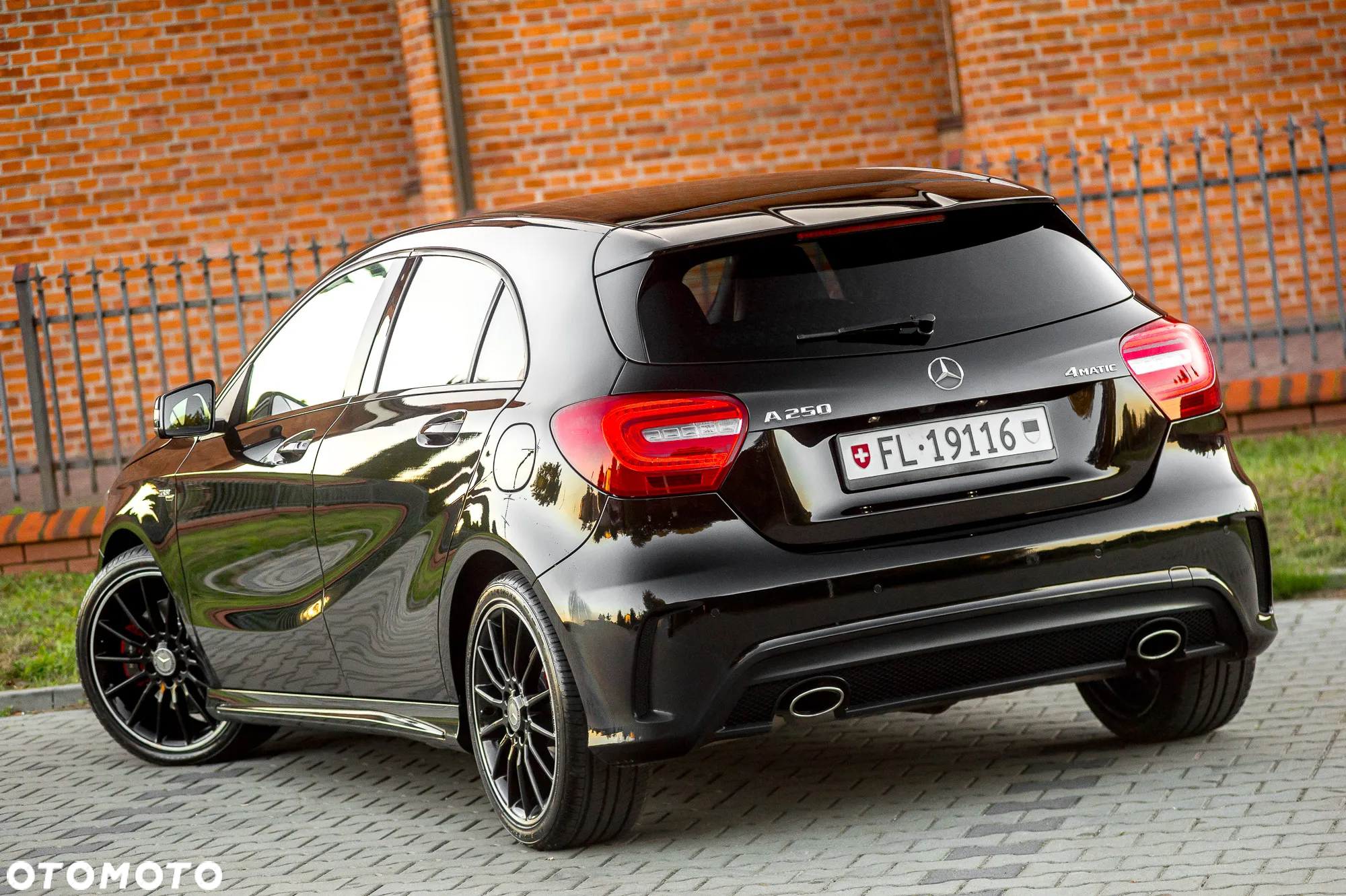 Mercedes-Benz Klasa A 250 4Matic 7G-DCT AMG Line - 11