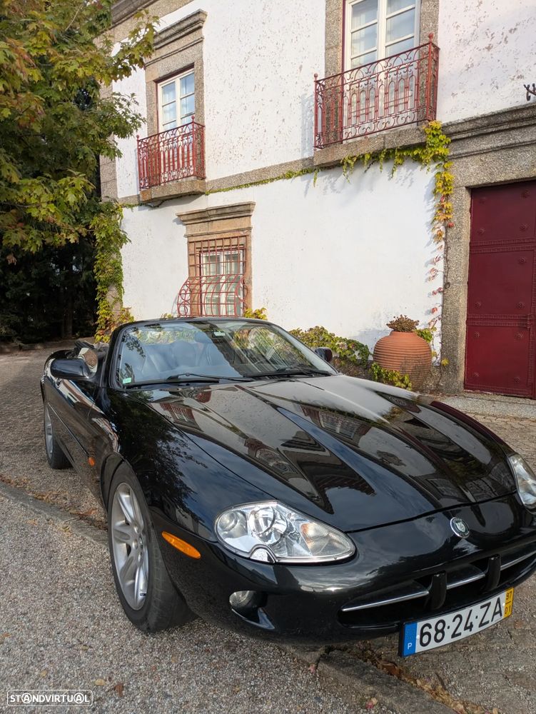 Jaguar XK - 4