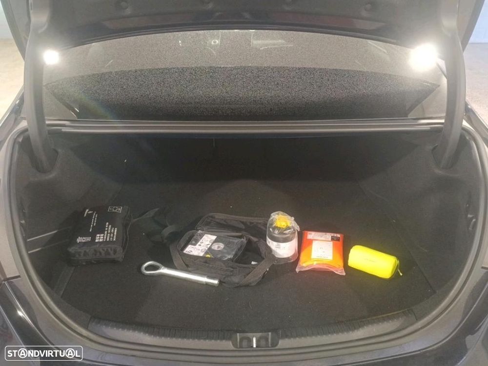 Mercedes-Benz C 300 e AMG Line - 11