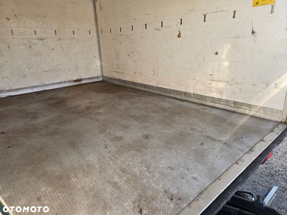 Mercedes-Benz Sprinter - 17