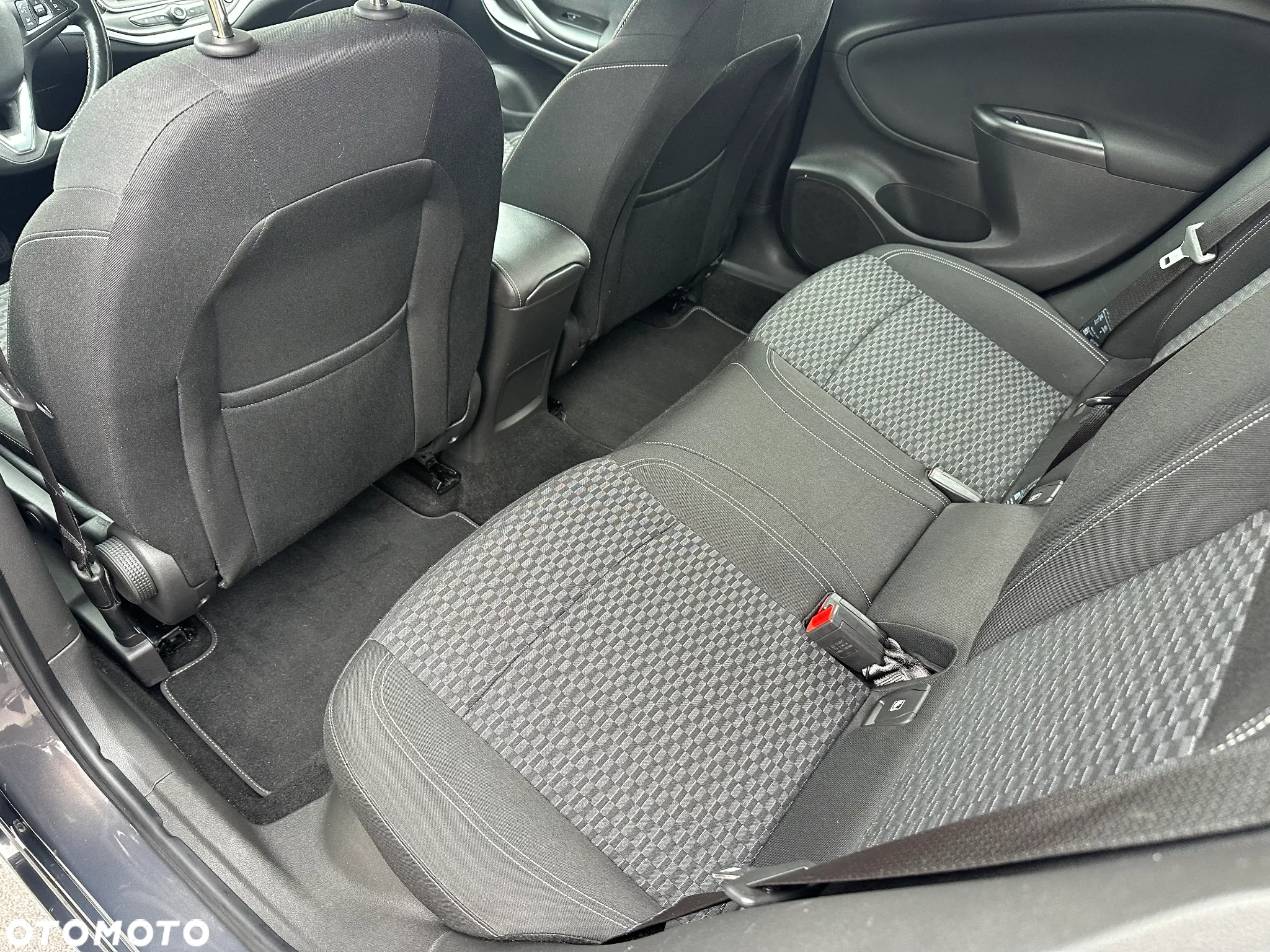 Opel Astra 1.4 Turbo Innovation - 23