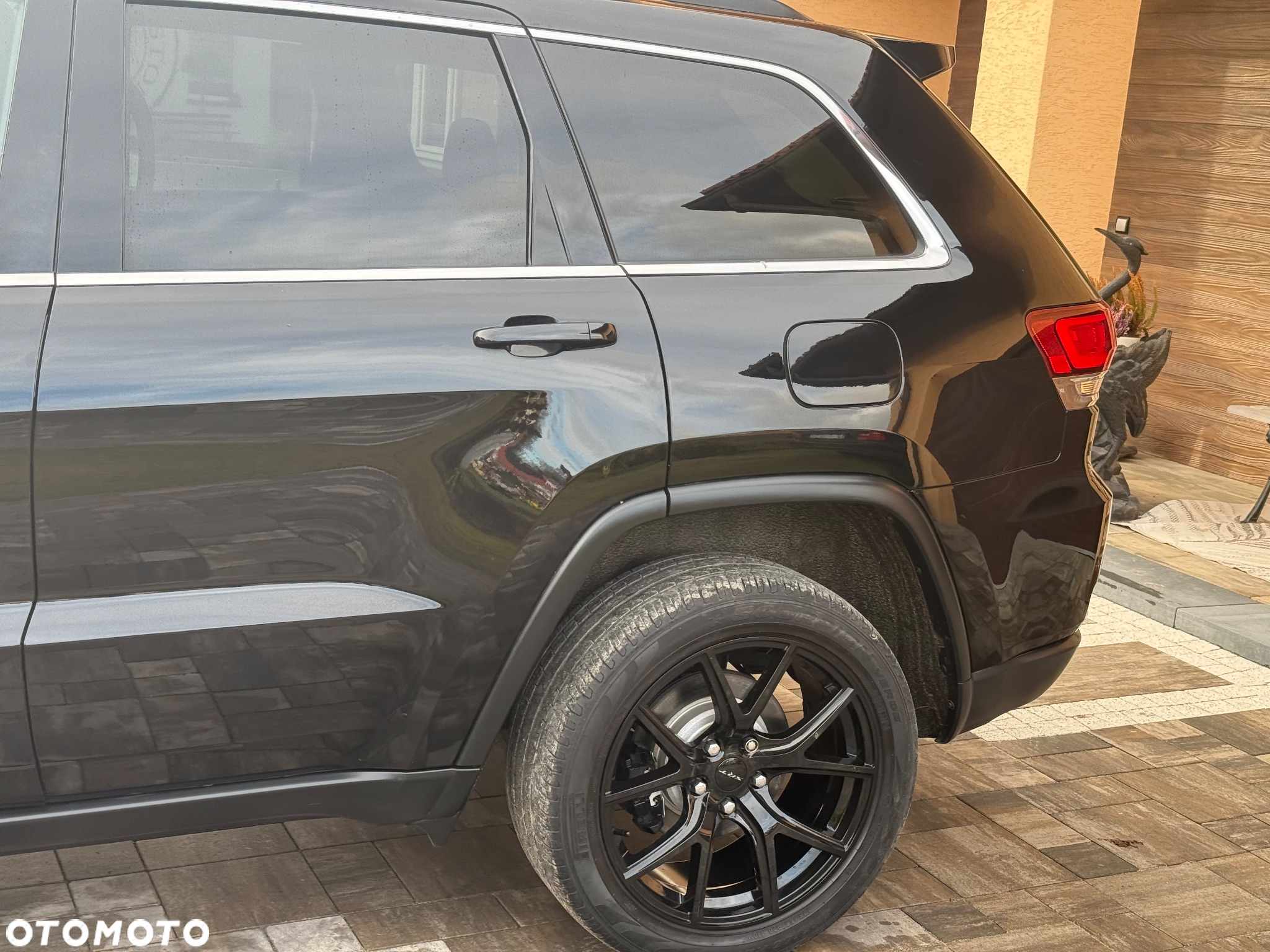 Jeep Grand Cherokee - 12