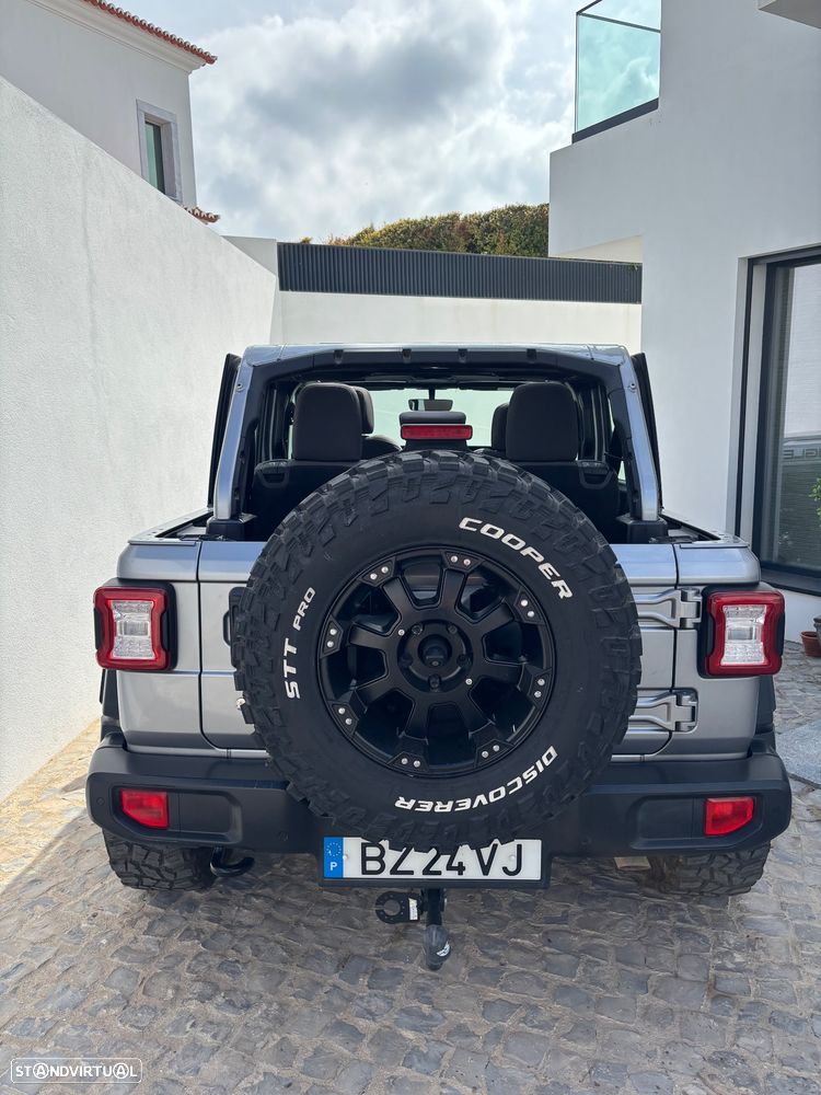Jeep Wrangler - 4