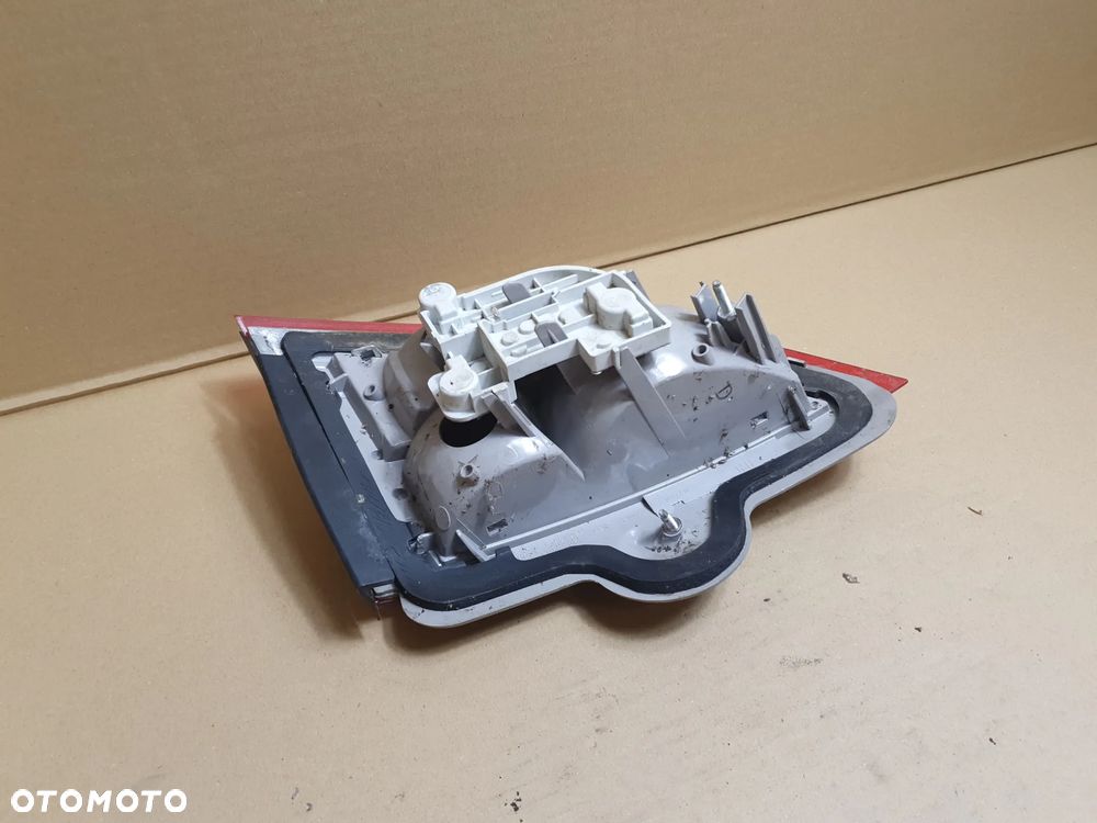 FORD MONDEO MK4 KOMBI 07-10 LAMPA PRAWY TYŁ W KLAPĘ - 6