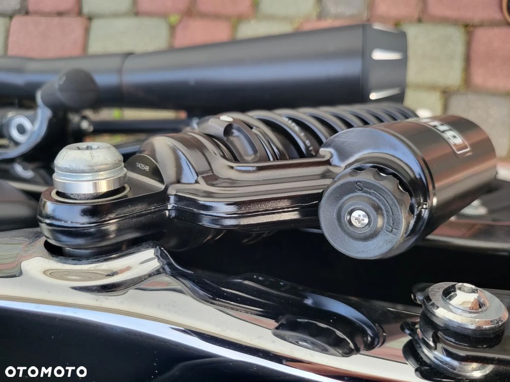 Harley-Davidson Sportster Custom 1200C - 7