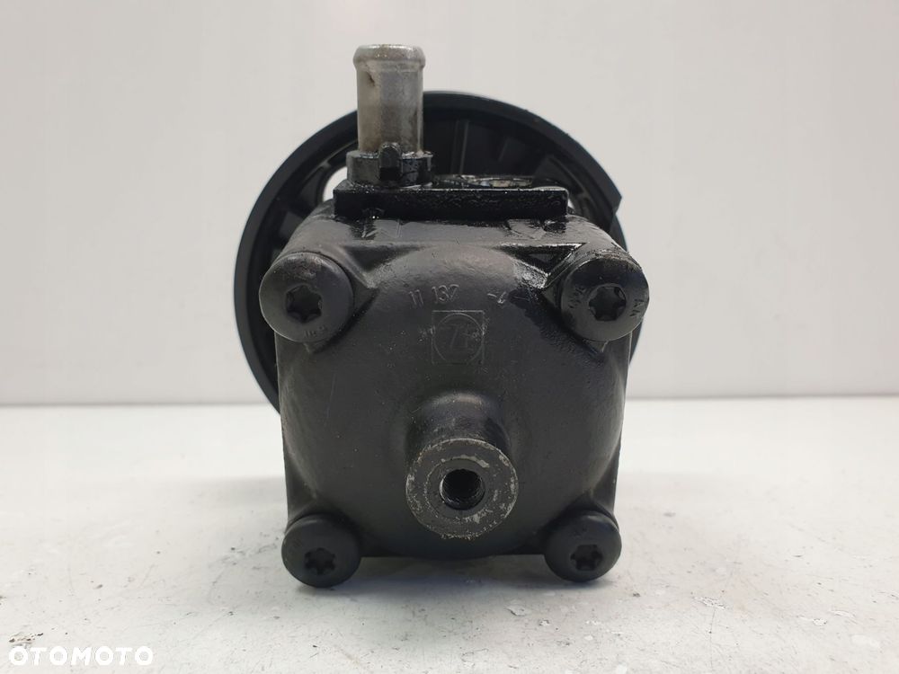 POMPA WSPOMAGANIA Volvo XC70 2.4 D5 - 3