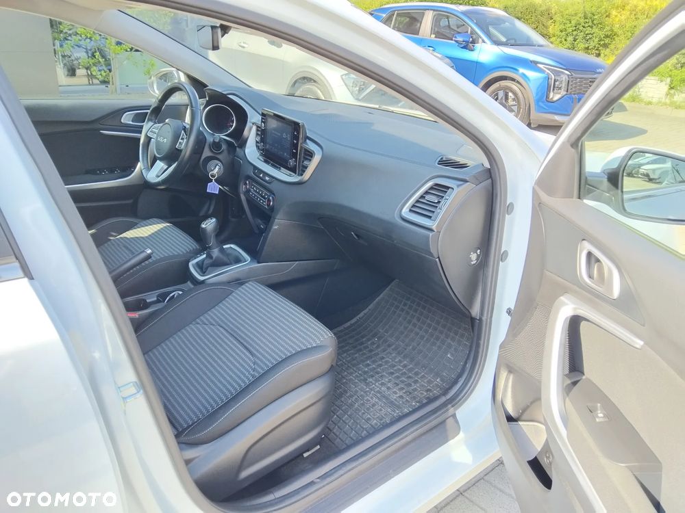 Kia Ceed 1.5 T-GDI M - 25
