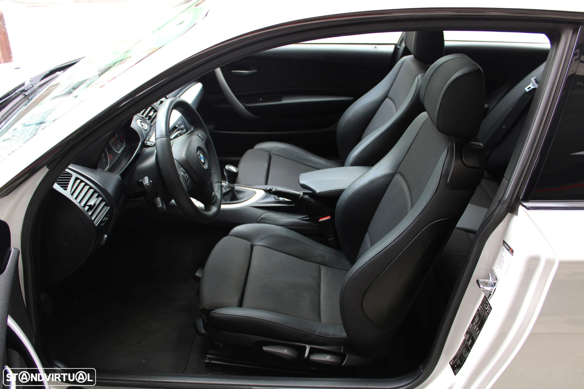 BMW 118 d Pack M - 21