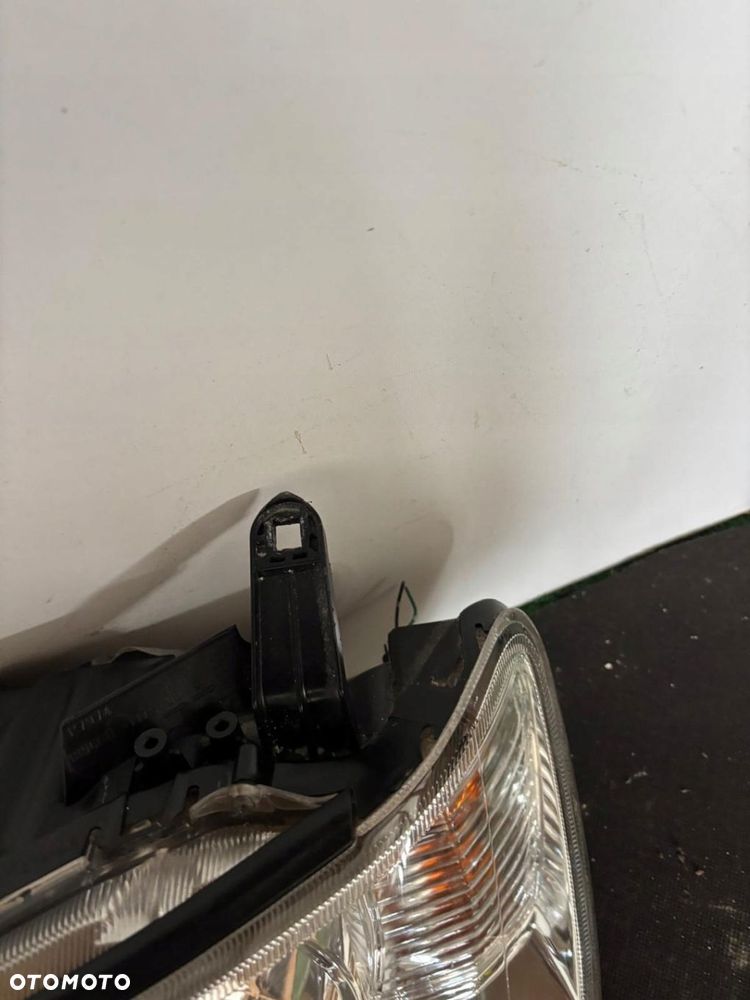 LAMPA LEWA REFLERTOR MITSUBISHI PAJERO SPORT L200 HALOGENOWA DEMONTAŻ EU - 5