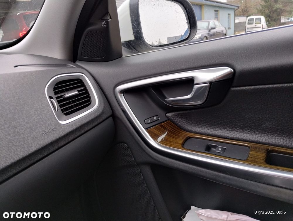 Volvo S60 ver-2-5-t5 - 34