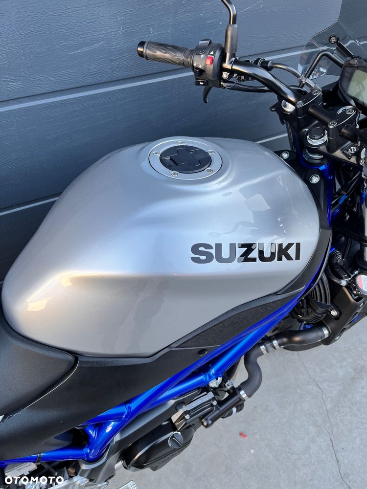 Suzuki SV - 20