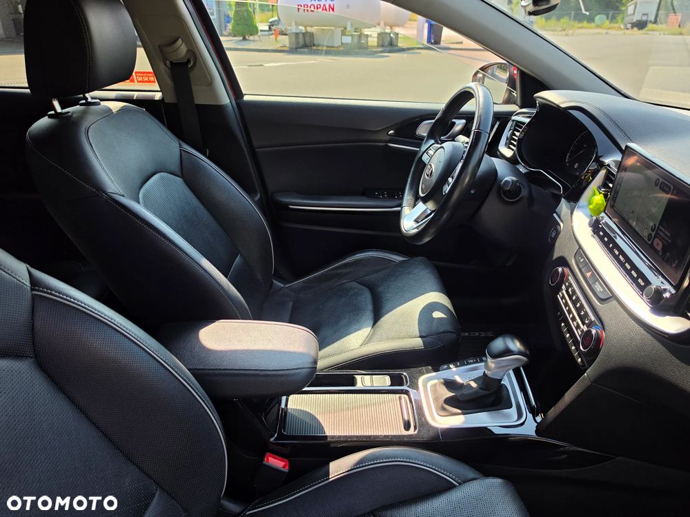 Kia XCeed 1.6 CRDi mHEV L DCT - 28