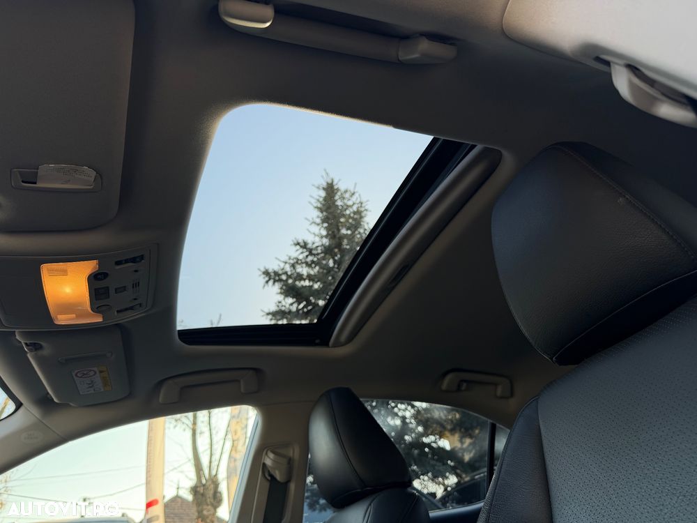 Lexus Seria IS 300h Aut. Luxury - 39