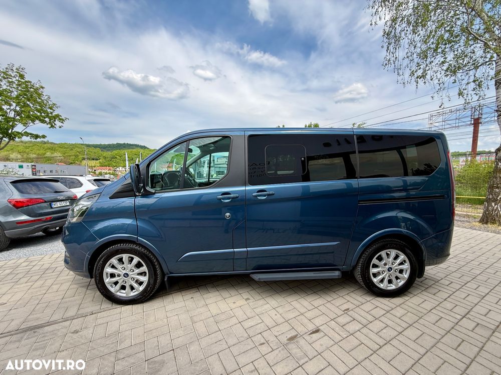 Ford Tourneo Custom - 13