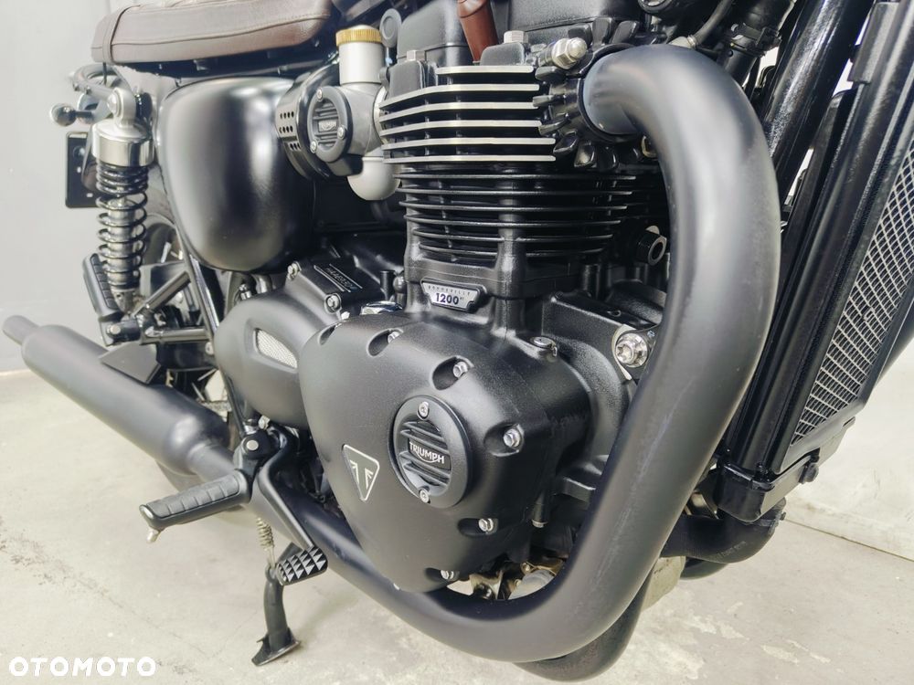Triumph Bonneville - 8