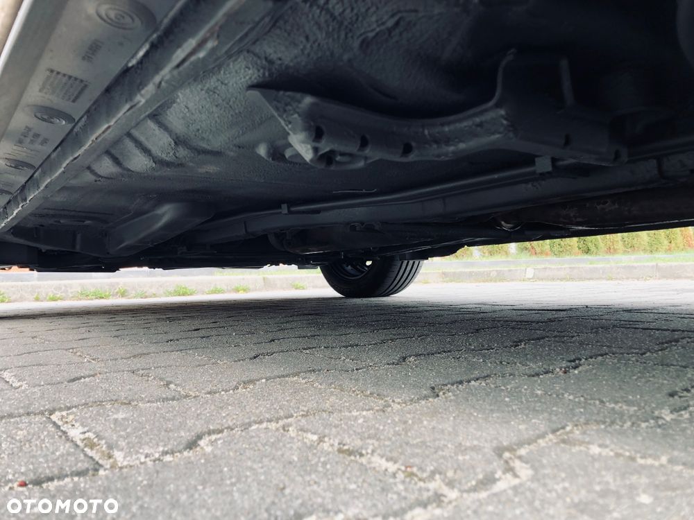 Toyota Auris 1.6 VVT-i Terra - 18