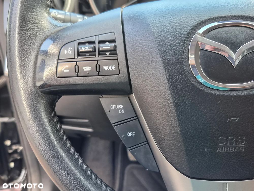 Mazda 3 1.6 Active + - 12