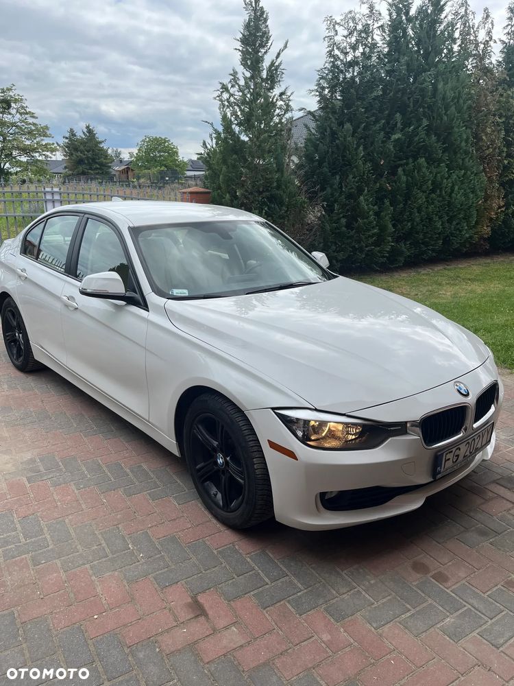 BMW Seria 3 320i - 10
