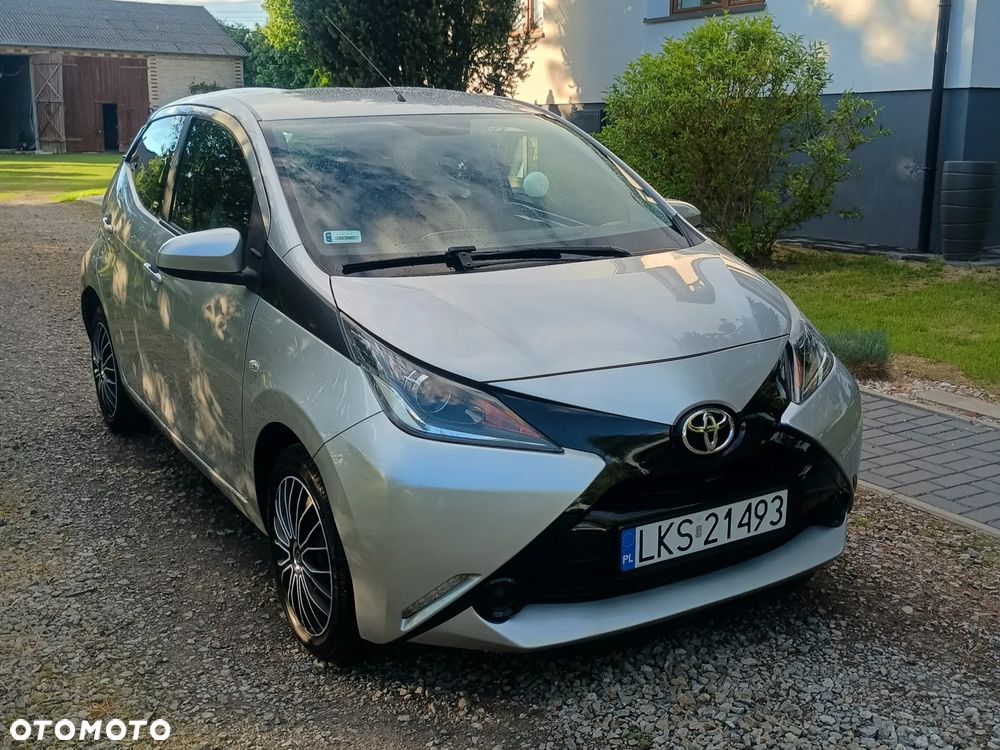 Toyota Aygo x-play - 3