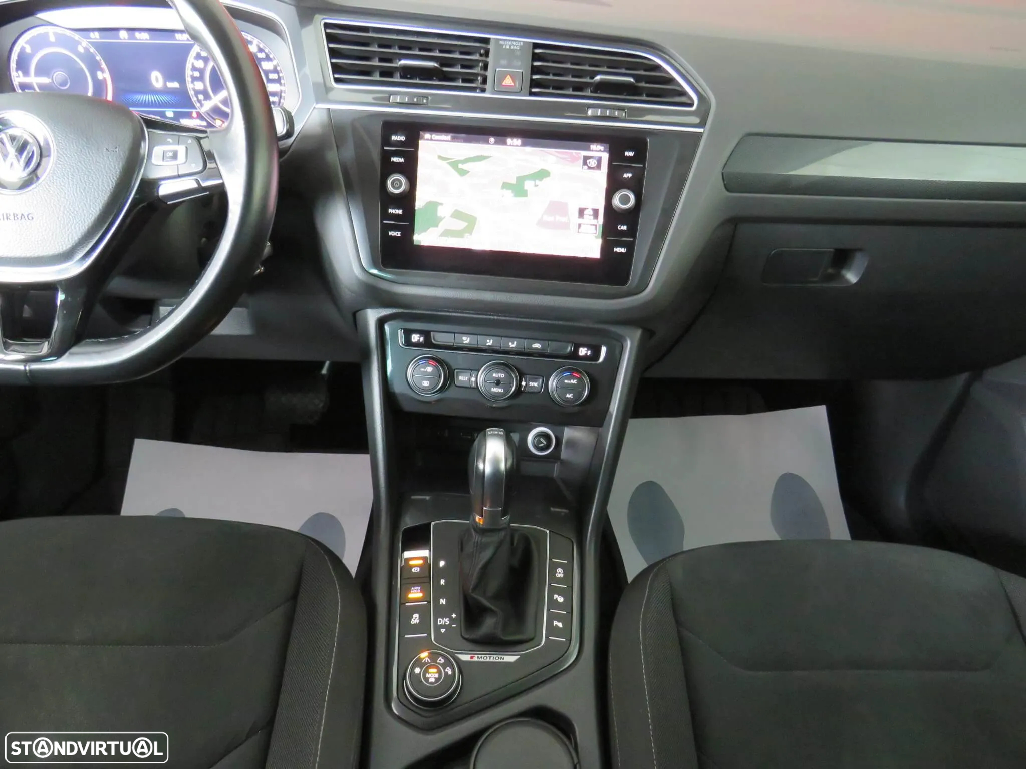 VW Tiguan 2.0 TDI R-Line DSG 4Motion - 32