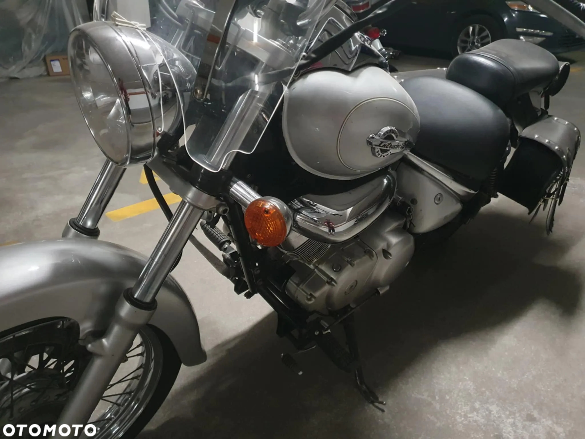 Suzuki Intruder - 2