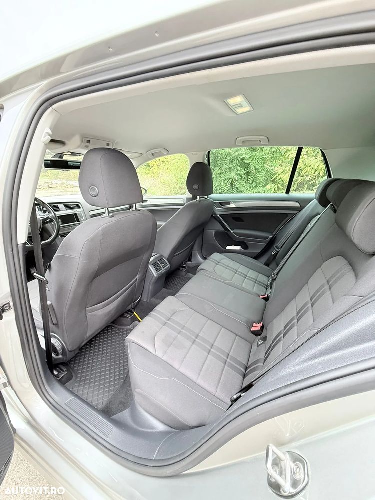 Volkswagen Golf 1.6 TDI BMT Comfortline - 10