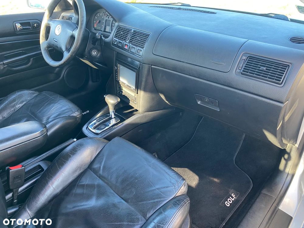 Volkswagen Golf - 10