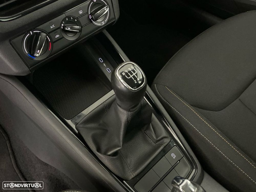 Skoda Scala 1.0 TSI Ambition — fotografia 19