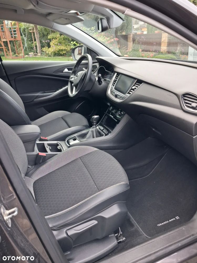 Opel Grandland X 1.2 T GPF Design&Tech S&S - 23