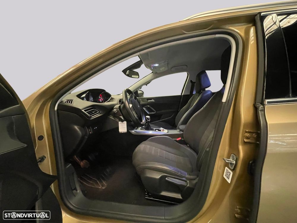 Peugeot 308 SW 1.2 PureTech Allure - 11