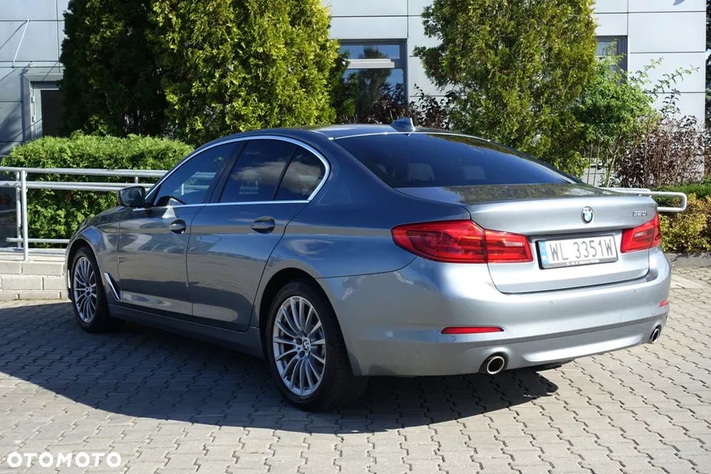 BMW Seria 5 520i GPF - 8