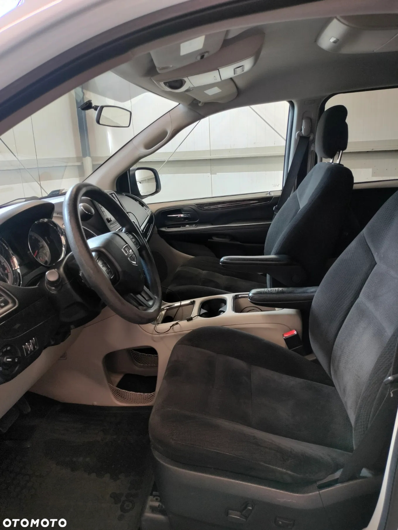 Dodge Grand Caravan - 3