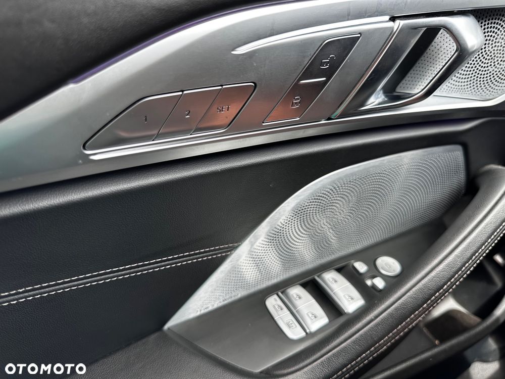 BMW Seria 8 - 21