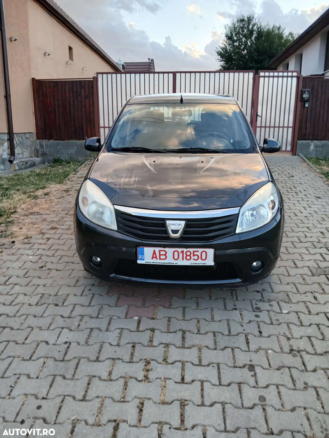 Dacia Sandero 1.2 16V 75 Laureate - 8