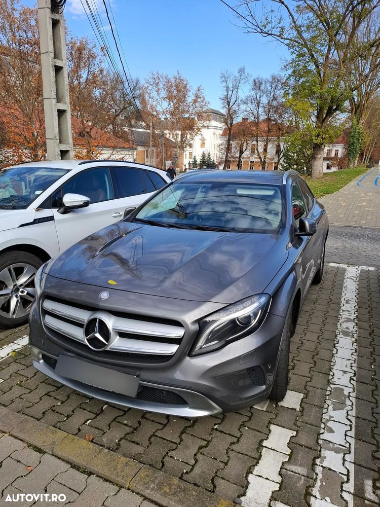 Mercedes-Benz GLA - 12