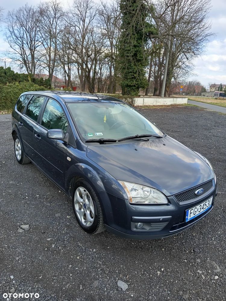 Ford Focus 1.6 TDCi Ambiente DPF - 4