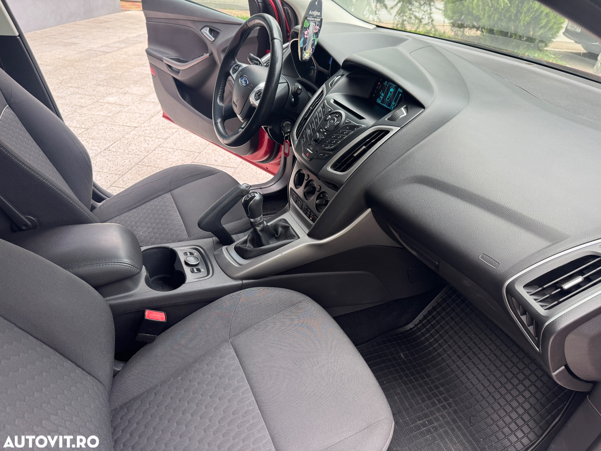 Ford Focus 1.0 EcoBoost Connected - 23