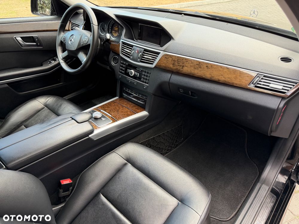 Mercedes-Benz Klasa E 220 CDI DPF BlueEFFICIENCY Automatik - 25