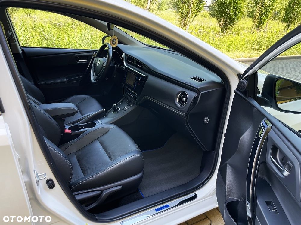 Toyota Auris 1.8 HSD Prestige NAVI - 15