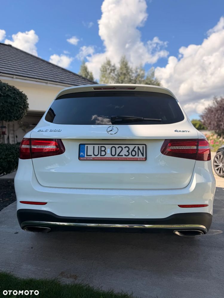 Mercedes-Benz GLC 300 4Matic 9G-TRONIC AMG Line - 2