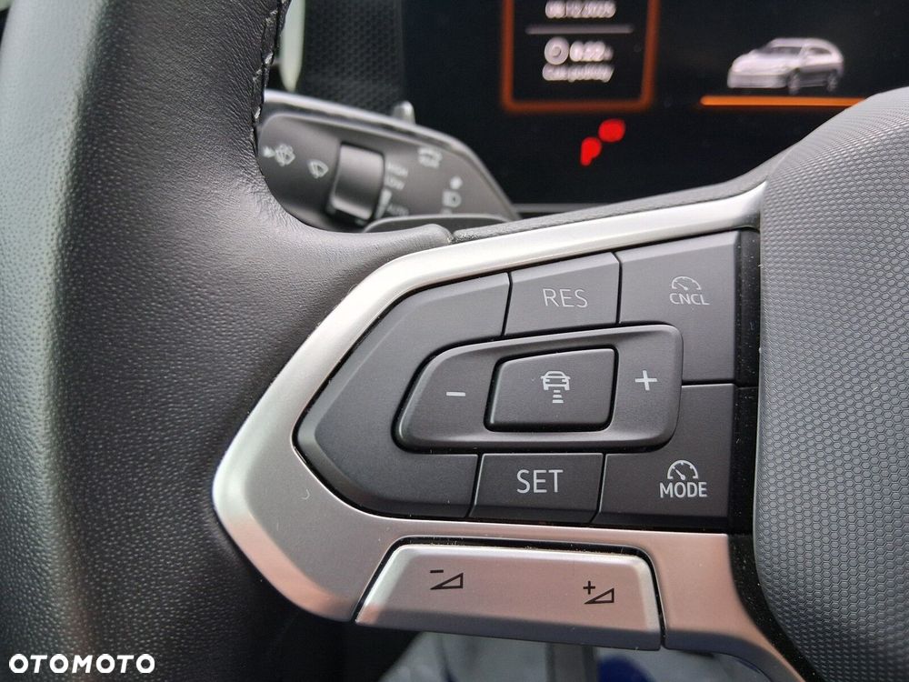 Volkswagen Passat - 12