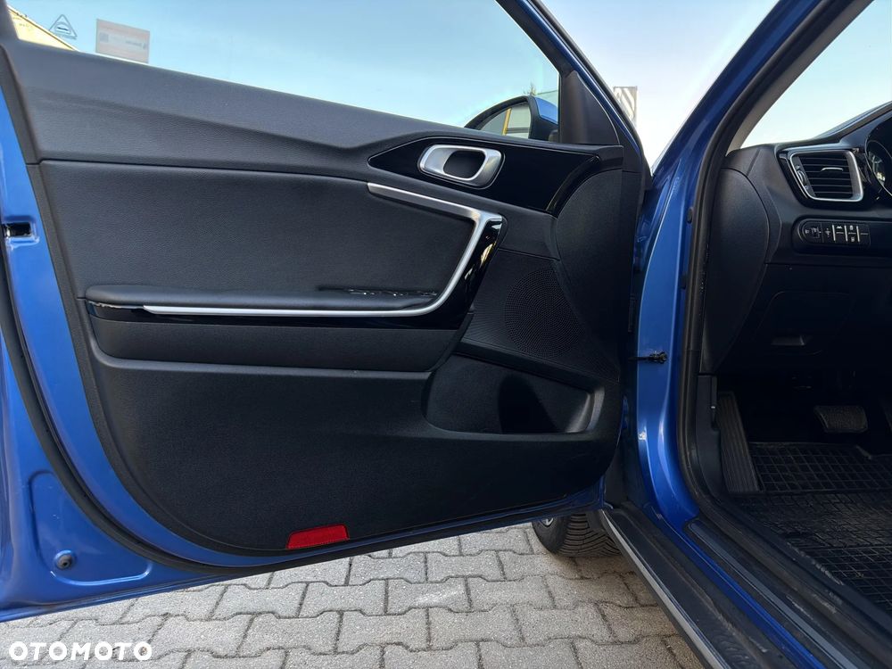 Kia XCeed - 11