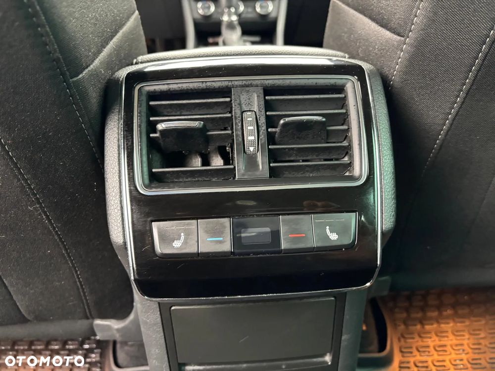 Skoda Superb 2.0 TDI Style DSG7 - 33